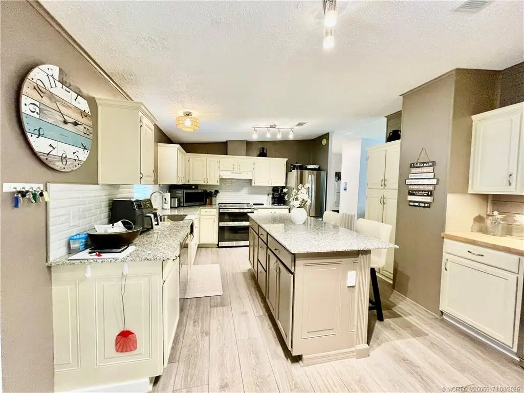 Photo 5 at 14350 SW Sand Wedge Drive, Indiantown