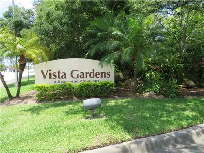 40 Vista Gardens Trail 204, Vero Beach – Condominium for sale