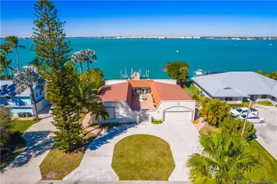 1811 Bayshore Drive, Fort Pierce – Single Family Residence for sale