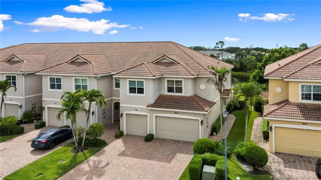 Photo 2 at 650 SW Glen Crest Way, Stuart