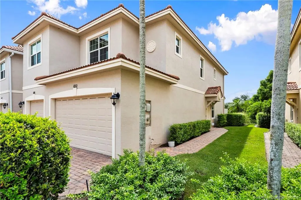 Photo 5 at 650 SW Glen Crest Way, Stuart