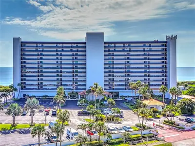 10410 S Ocean Drive 209, Jensen Beach – Condominium for sale