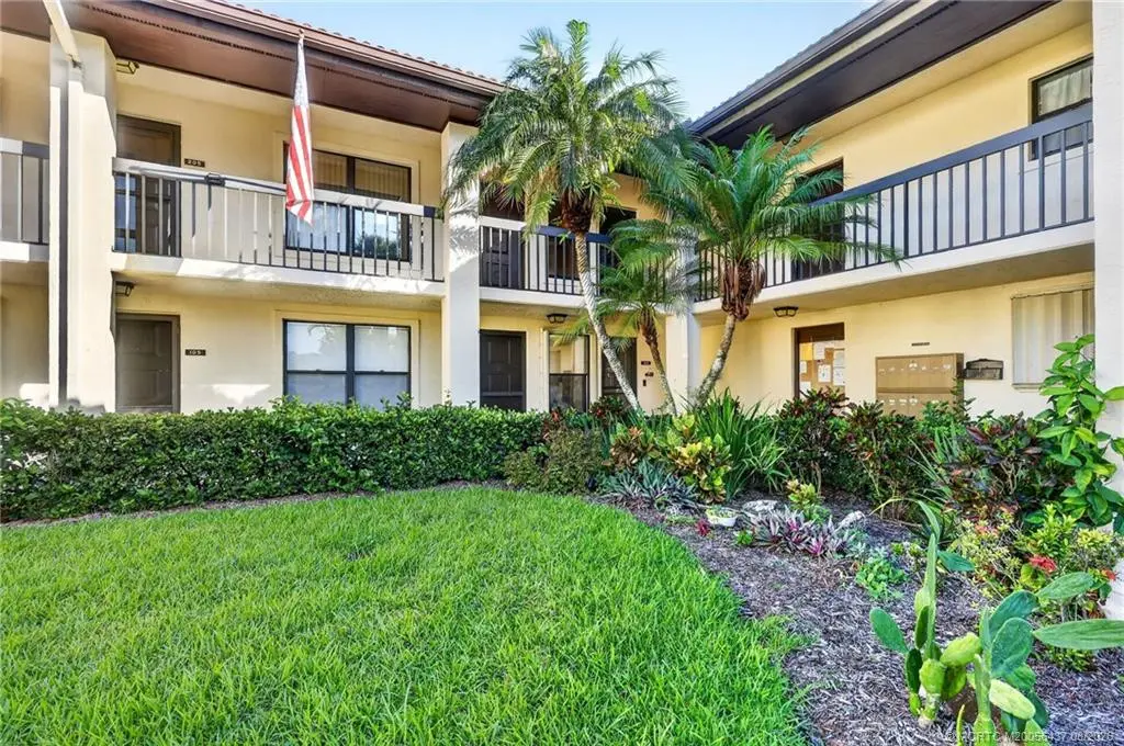 Photo 4 at 211 SW South River Drive 203, Stuart