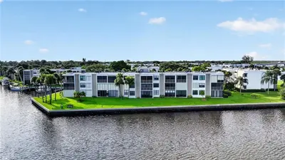 1950 SW Palm City Road 14-302, Stuart – Condominium for sale
