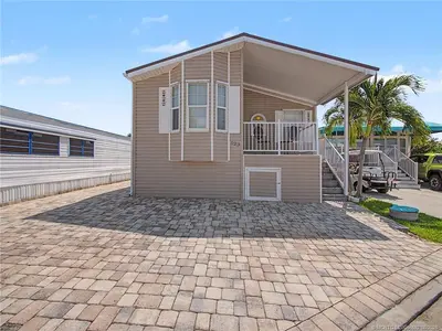 623 Nettles Boulevard, Jensen Beach – Condominium for sale