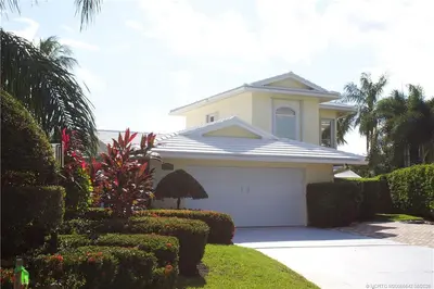2744 NW Howard Creek Lane, Stuart – Single Family Residence for rent