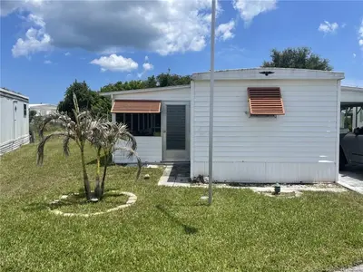 602 Tahiti Way, Jensen Beach – Mobile Home for sale
