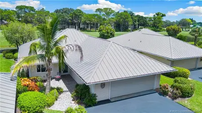 5203 SE Club Way, Stuart – Single Family Residence for sale