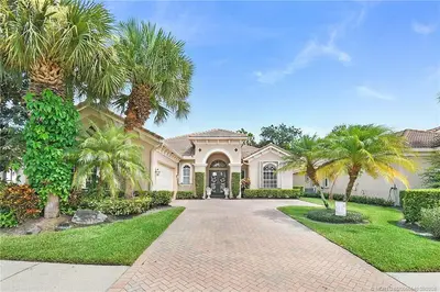 9400 Briarcliff Trace, Port St. Lucie – Single Family Residence for sale