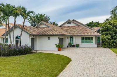 11815 SE Plandome Drive, Hobe Sound – Single Family Residence for sale