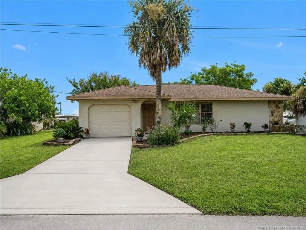 Photo 2 at 104 Sheridan Lane, Jensen Beach