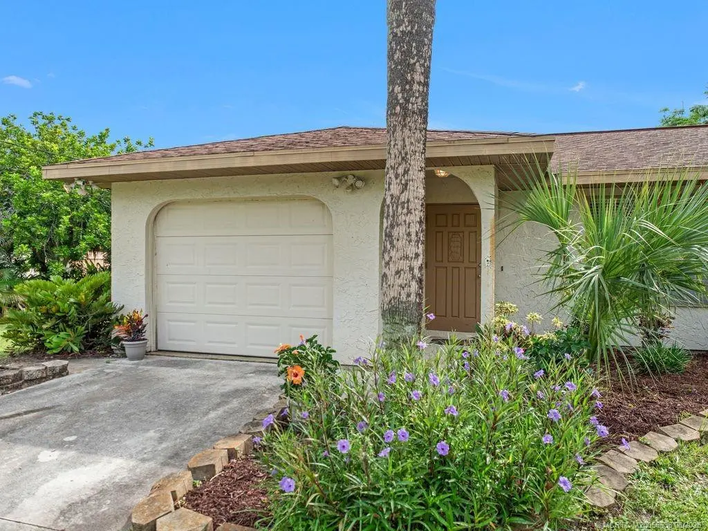 Photo 5 at 104 Sheridan Lane, Jensen Beach