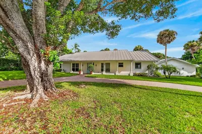 15 W High Point Road, Sewalls Point – Single Family Residence for sale