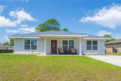 8255 105th Court, Vero Beach – Single Family Residence for sale
