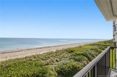 9490 S Ocean Drive 409, Jensen Beach – Condominium for sale