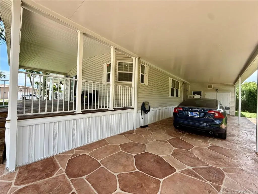 Photo 3 at 4046 3rd Court, Lantana