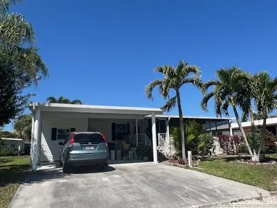 6225 Holly Lane, Lantana – sold