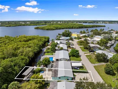 30 SW Hideaway Place, Stuart – Single Family Residence for sale