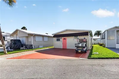 122 Nettles Boulevard, Jensen Beach – Single Family Residence for sale