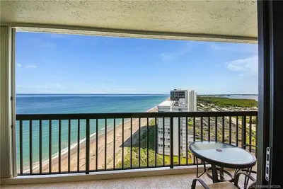9550 S Ocean Drive 1907, Jensen Beach – Condominium for sale