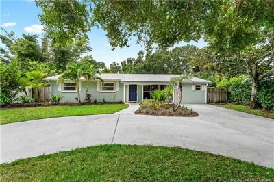 502 SE Edgewood Drive, Stuart – sold