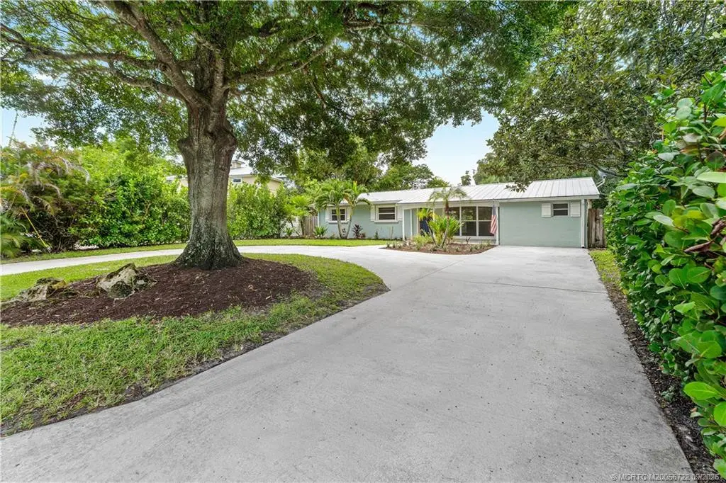 Photo 4 at 502 SE Edgewood Drive, Stuart