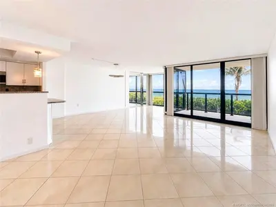 10410 S Ocean Drive 202, Jensen Beach – Condominium for sale