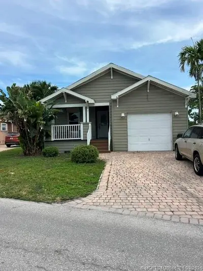 4080 5th Avenue, Lantana – Manufactured Home for sale