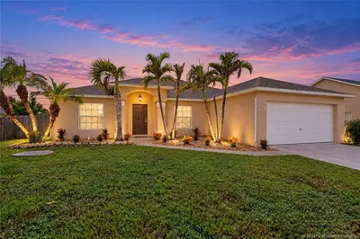 1726 SW Hampshire Lane, Port St. Lucie – Single Family Residence for sale