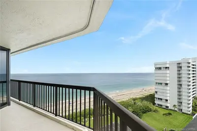 9550 S Ocean Drive 1210, Jensen Beach – sold