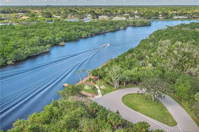 911 SW South River Drive 107, Stuart – sold