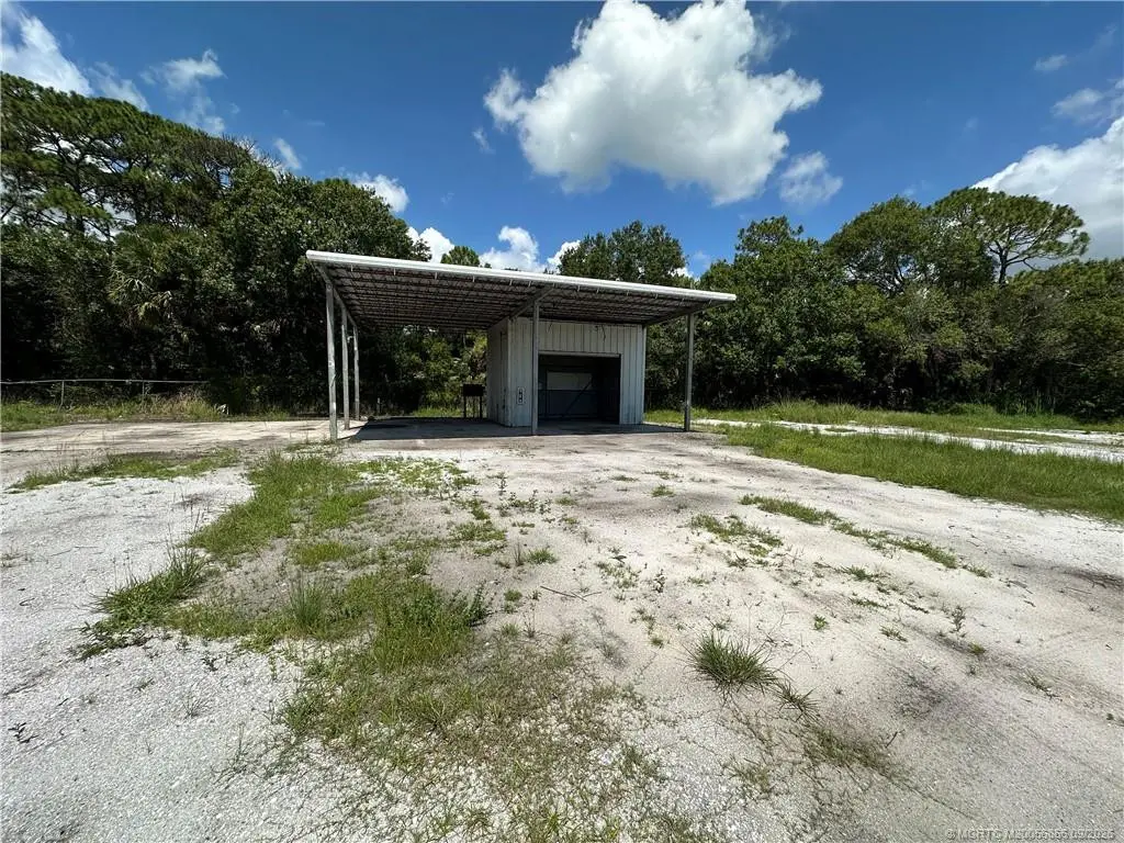 Photo 5 at 907 Angle Road, Fort Pierce