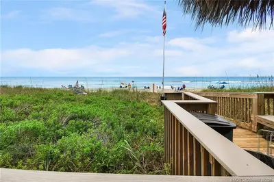 10200 S Ocean Drive 203, Jensen Beach – Condominium for sale