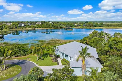 1109 NE Bayside Place, Jensen Beach – Single Family Residence for sale