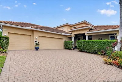 476 NW Windflower Terrace, Jensen Beach – Single Family Residence for sale