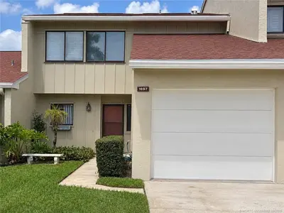 1697 SW Crossing Circle, Palm City – Townhouse for rent