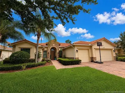 2276 NW Diamond Creek Way, Jensen Beach – Single Family Residence for sale