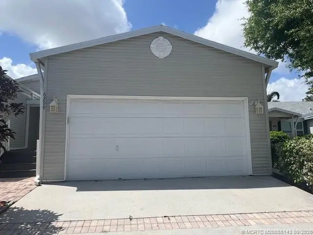 Photo 5 at 6299 Birch Lane, Lantana