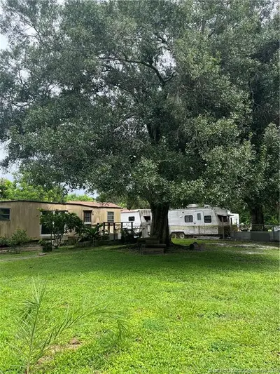 1183 SW Pinetree Trail, Stuart – Manufactured Home for sale