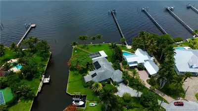1910 NW Cove Circle, Stuart – Single Family Residence for sale