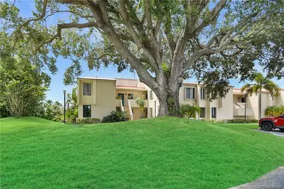 5111 SE Miles Grant Road 202, Stuart – Condominium for sale