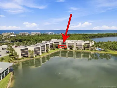 221 NE Plantation Road 207, Stuart – Condominium for sale