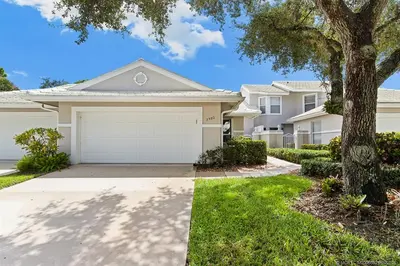 2380 SW Foxpoint Way, Palm City – Villa for sale