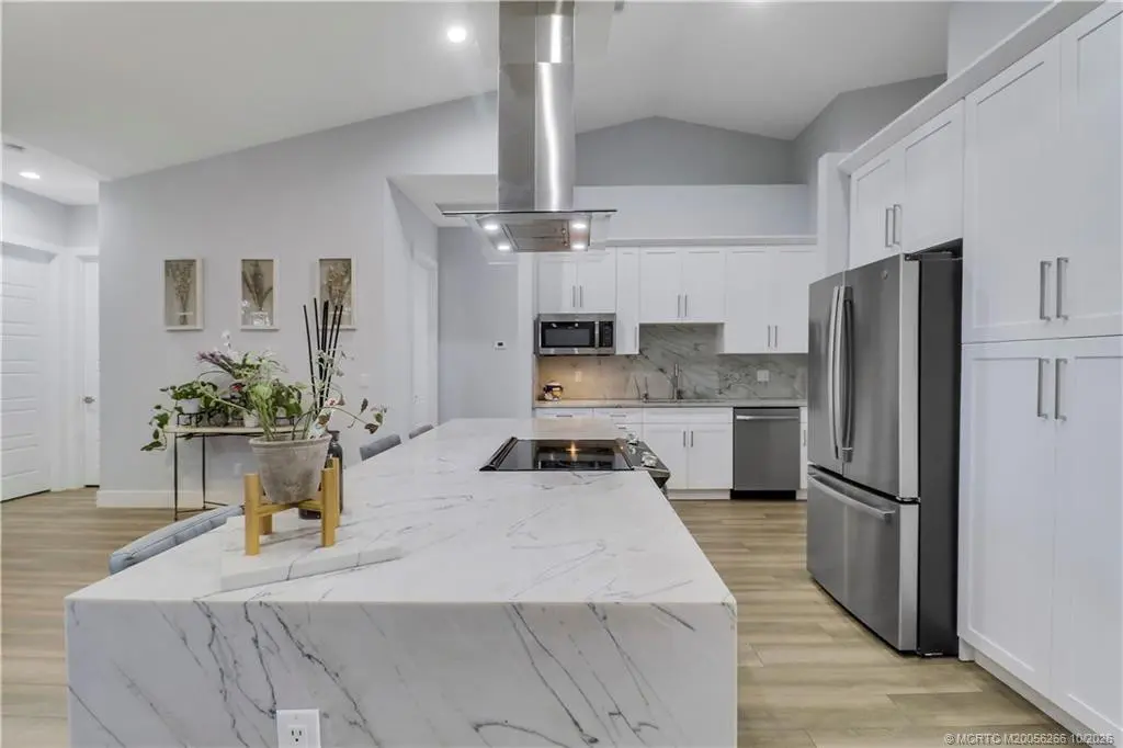 Custom Kitchen at 6216 NW West Deville Circle, Port St. Lucie