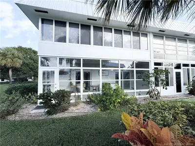 2929 SE Ocean Boulevard 137-1, Stuart – Condominium for sale