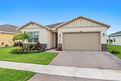 1120 SE Crosswood Way, Port St. Lucie – Single Family Residence for sale