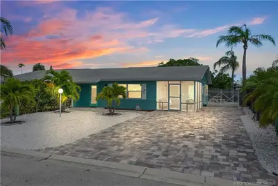 87 S Las Olas Drive, Jensen Beach – Single Family Residence for sale