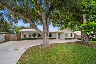 5906 Papaya Drive, Fort Pierce – Single Family Residence for sale