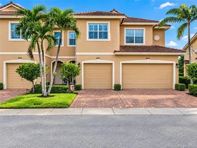 651 SW Glen Crest Way, Stuart – Townhouse for sale