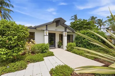 807 SE Weir Street, Stuart – Single Family Residence for sale